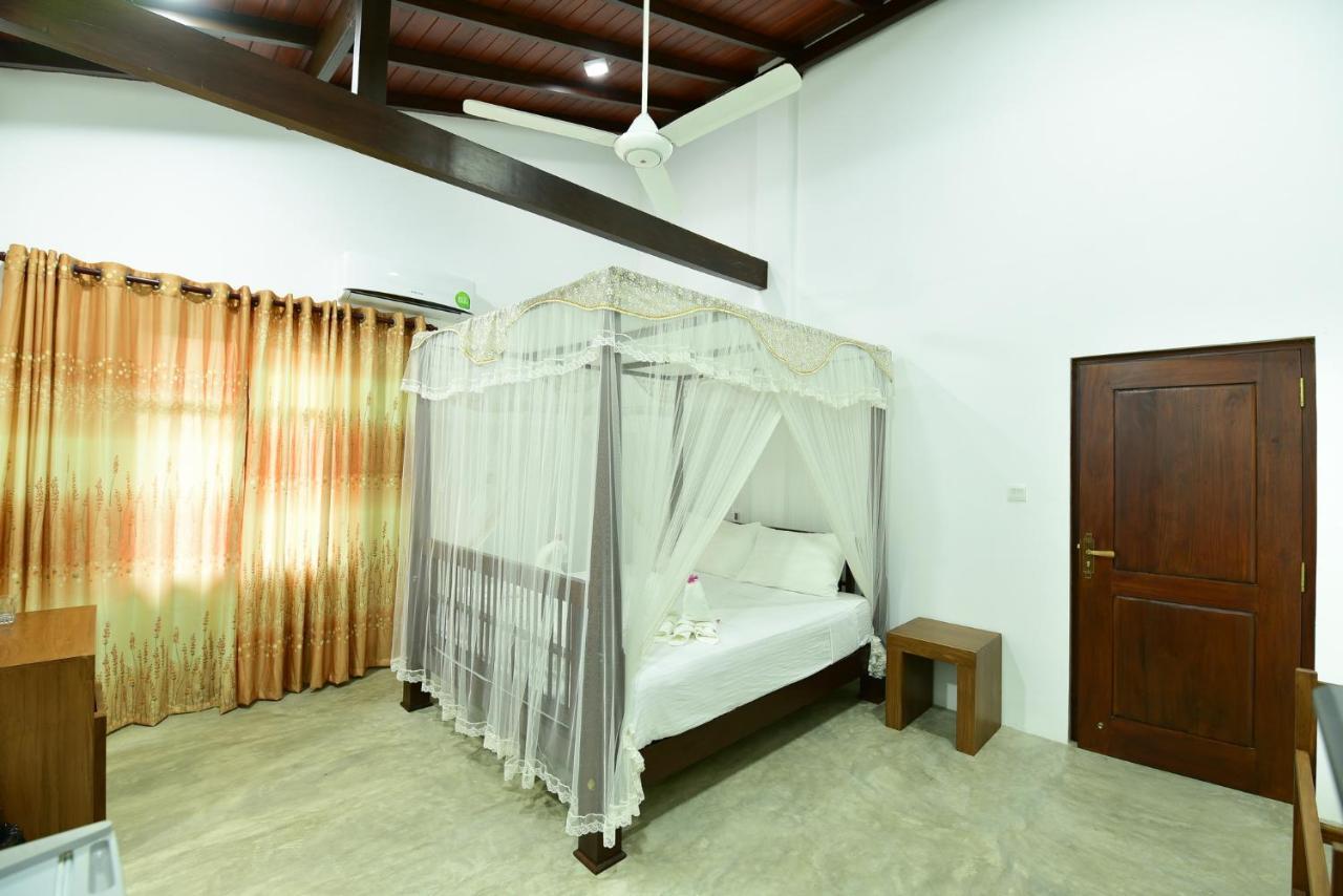 Villa Effort Ahangama Bagian luar foto