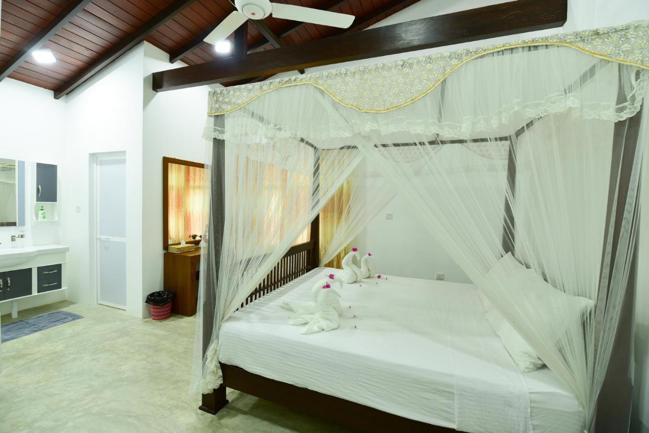 Villa Effort Ahangama Bagian luar foto