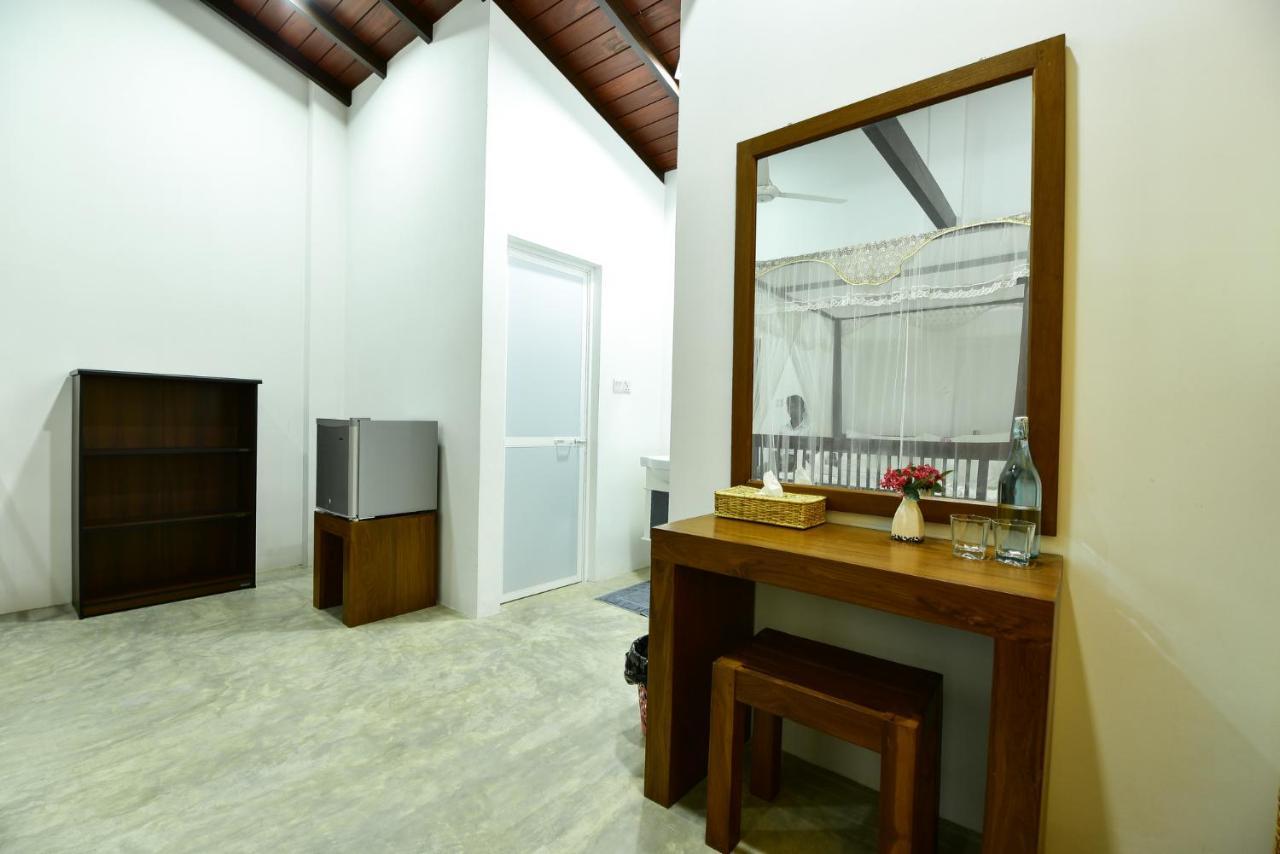 Villa Effort Ahangama Bagian luar foto